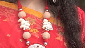 Beautiful Devi Murti Designed Necklace And Earring