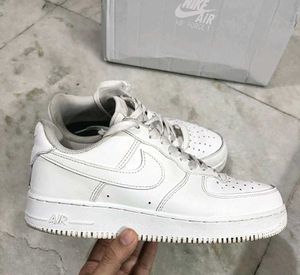 NIKE AIRFORCE 1 TRIPLE WHITE UK 7 (41)