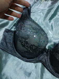 Victoria&#39;s Secret Lace Detail Bra