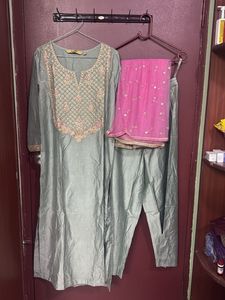 Elegant Kurta Set perfect for festive season