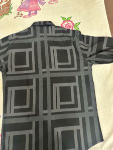 Geometric Print Black Shirt