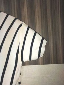 White Tshirt For Women 🌻