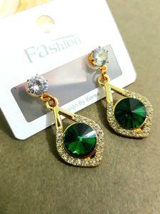 Emerald Green Earrings - BRAND NEW🌟