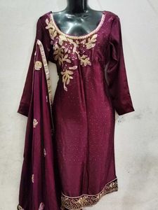 Golden Stone Embroidery work Kurta Set Size issue