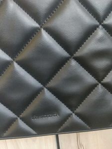 Fastrack Black Quilted shoulder Handbag