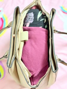 Van Heusen Handbag | Very Good Condition |Spacious