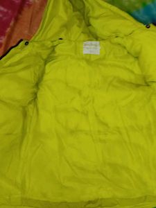 Very Beautiful, Superb Quality Puffed Jacket.