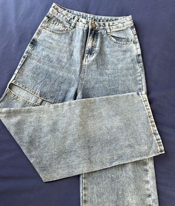 Distressed Wide Leg Jeans