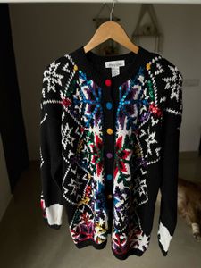 VINTAGE BLACK KNIT SWEATER W SEQUINS SNOWFLAKES SW