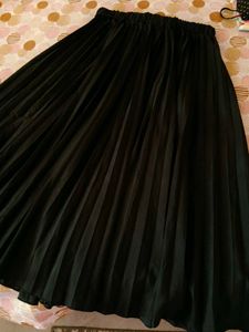 Elegant Black Pleated Skirt