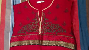 Red Kurti