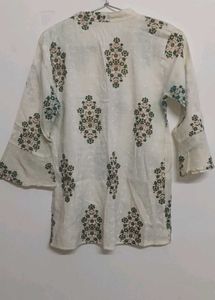 Elegant Embroidered Kurta