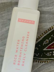 hyphen rice brightening face wash
