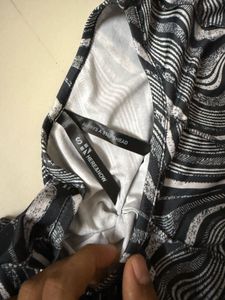 Graphic &amp; Abstract Print Top Bundle Combo Of 2