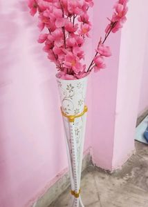 Beautiful White And Golden Flower Vase 26inch