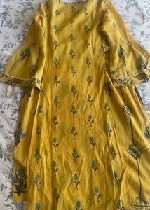 Beautiful Kurta Set With A Unique Pattern and Cut