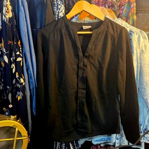 Black V-Neck Long Sleeve Blouse