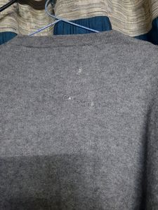 GREY SWEATER WITH DIFFERENT SLEEVES