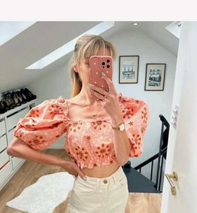 Zara Embroidered Voluminous Puff Sleeve Crop Top B