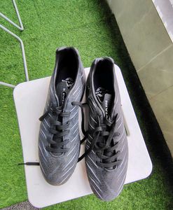 Nivia Carbonite 6.0 Turf Shoes For Men