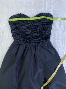 Chic Black Strapless Dress bust 34(stretchy)