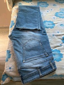 Peter England Baggystyle Slim Tapered Jeans(Blue)