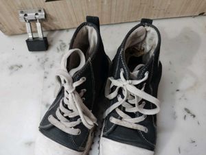 converse shoes🌼✨