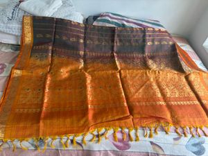 Elegant dual shade Silk Saree