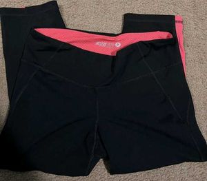 Old Navy Crop Black Yoga Half Pants Women