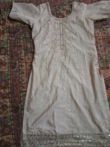 IT IS A SAHARA ELEGANT OUTFIT