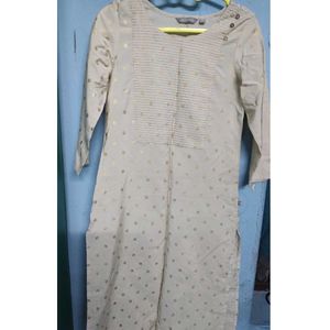 Avassa Elegant Women's Kurta - XS