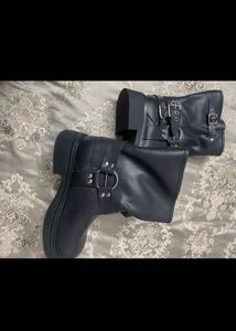 Black Boots