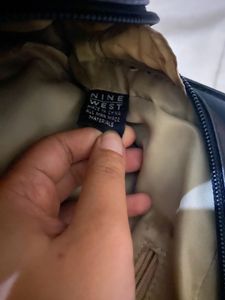 SALE🎀 !!Authentic Imported Nine West Leather Bag