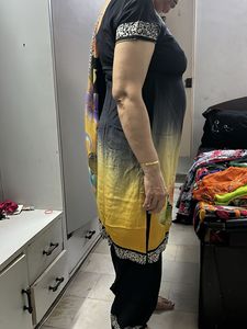 Suit Set With Black Salwaar And Chiffon Dupatta