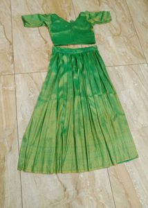 Green Pattupavada