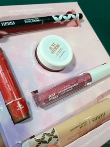 Just Herbs Makeup Kit