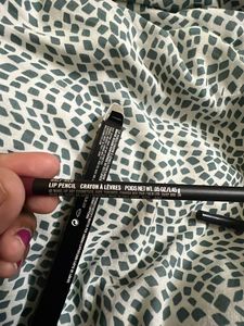 🆕 Original Mac Lip Liner- Shade Half Red