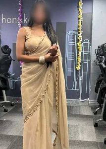 Elegant sarre with Pearl Detailing