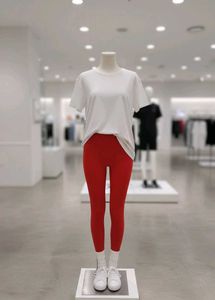 ❤️FREE-BIES❤️ RED Leggings