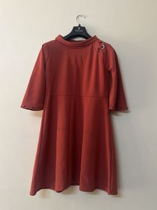 Casual terracotta dress