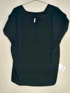 Elegant Black V-Neck Top