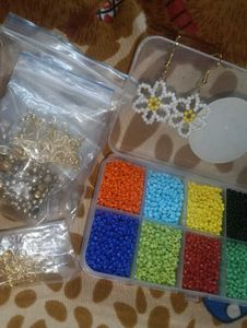 Daisy Beaded Earrings