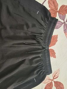 black short L size , new but i lose its tag,