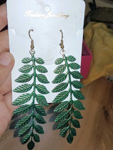 Leaf Shaped Earrings (Green)