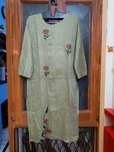 Floral Embroidered Kurta