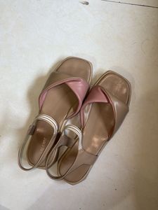 Elegant Walkway Sandals