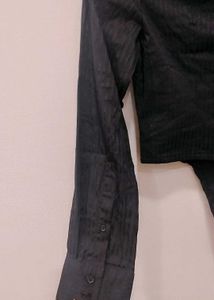 BLACK CROP SHIRT