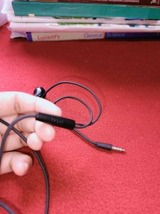 Black Wired Earbuds