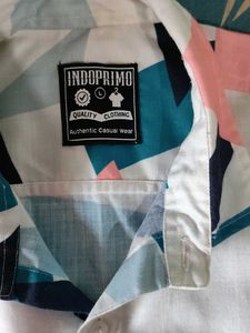 Geometric Print Short Sleeve Shirt