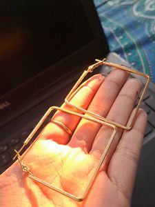 Statement Golden Square Earings